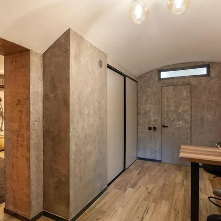 Royal Hot Jucuzzi 리비프