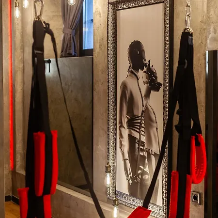 Royal Hot Jucuzzi Апартаменти *