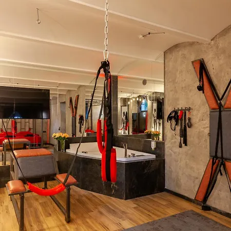 Апартаменти Royal Hot Jucuzzi Львів