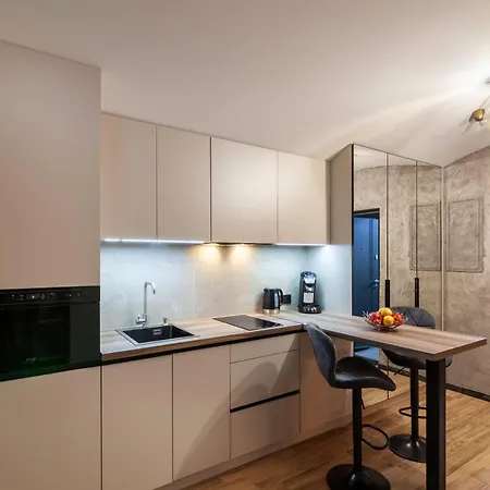 Royal Hot Jucuzzi * Львів