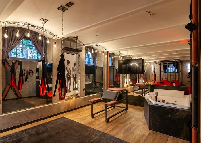 דירה Royal Hot Jucuzzi לבוב