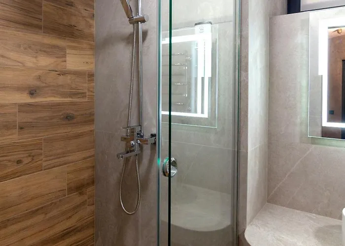 Royal Hot Jucuzzi Apartment Lviv