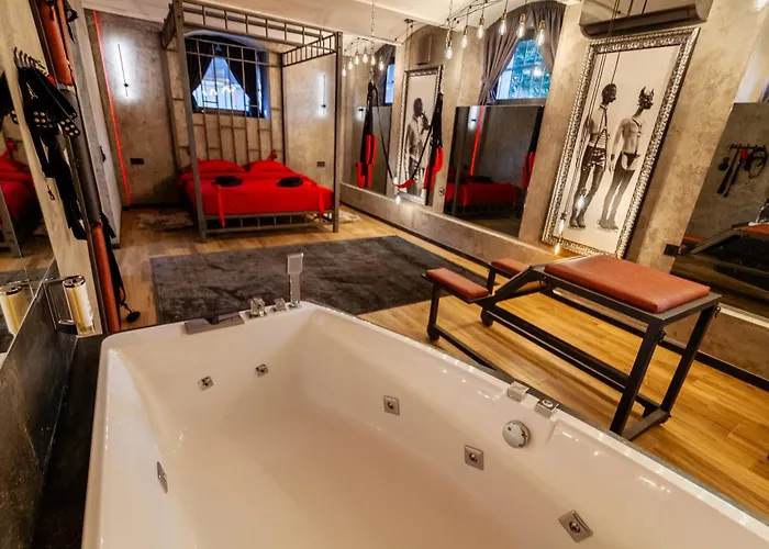 Royal Hot Jucuzzi * Lviv