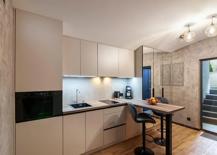 Royal Hot Jucuzzi * Lviv