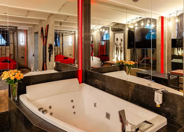 Royal Hot Jucuzzi Apartment